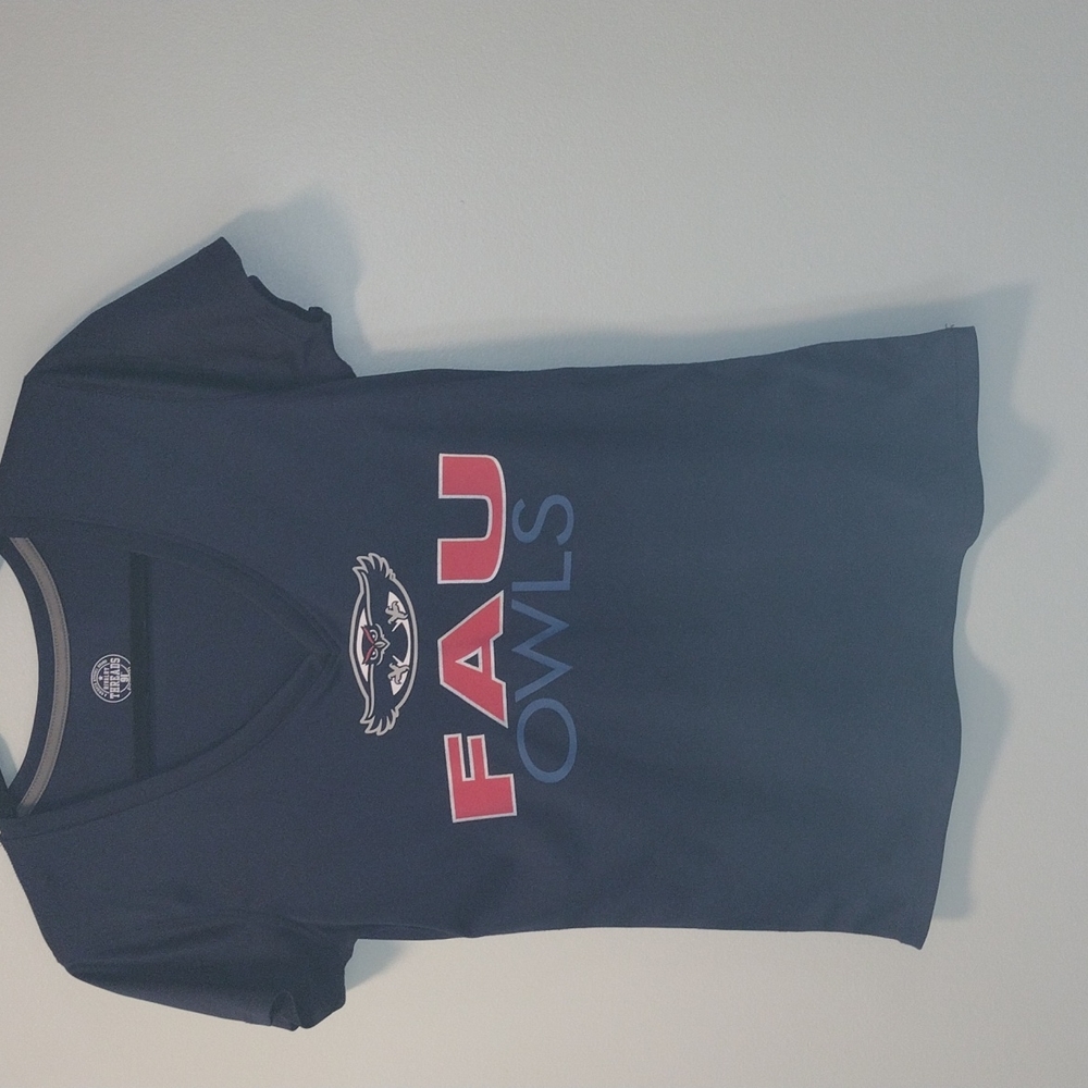 NWOT FAU OWLS V NECK TOP